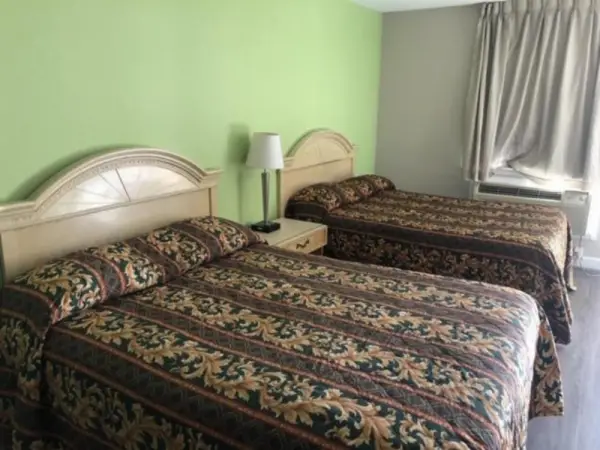 Flamingo Beach Inn 6