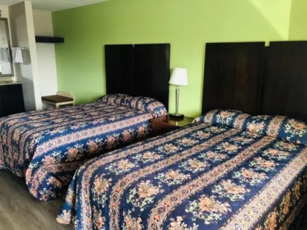 Flamingo Beach Inn 7