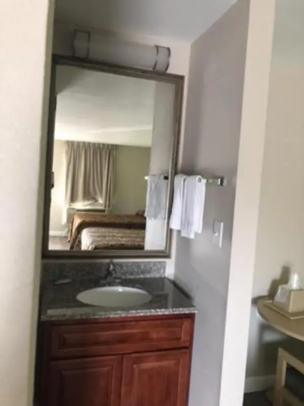 Flamingo Beach Inn 9